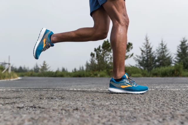 Jakie buty do biegania wybrać, aby uniknąć kontuzji i bólu? Jakie buty do biegania wybrać, aby uniknąć kontuzji i bólu?