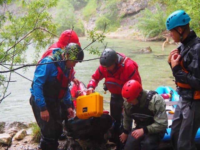 Jak zabezpieczyć telefon na kajakach i uniknąć jego zniszczenia Jak zabezpieczyć telefon na kajakach i uniknąć jego zniszczenia