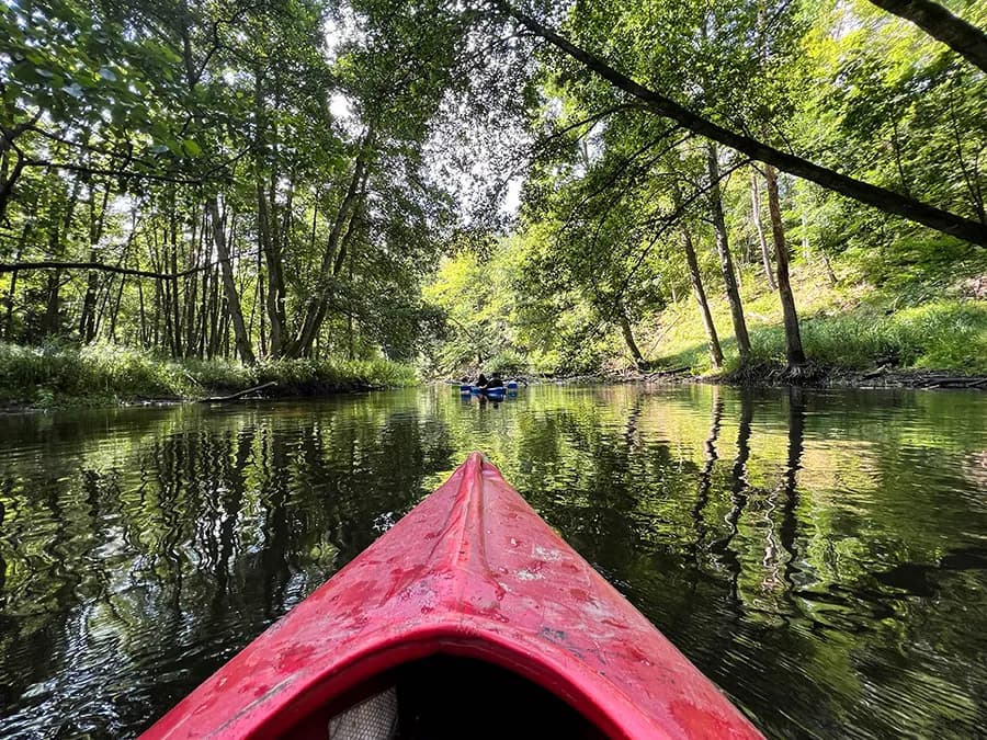 Spływ kajakowy z noclegiem w Wielkopolsce – idealny wypoczynek na łonie natury Spływ kajakowy z noclegiem w Wielkopolsce – idealny wypoczynek na łonie natury