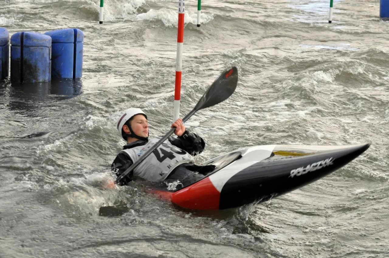 Kraków kajakarstwo górskie: najlepsze trasy i kluby dla pasjonatów Kraków kajakarstwo górskie: najlepsze trasy i kluby dla pasjonatów