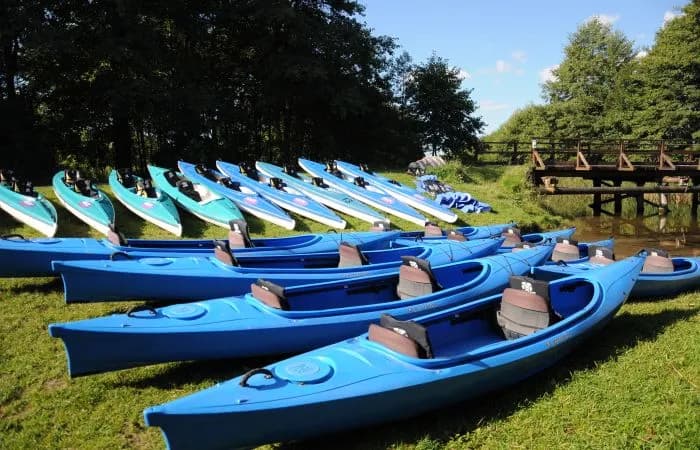Spływ kajakowy Piaśnica - idealna trasa dla rodzin z dziećmi Spływ kajakowy Piaśnica - idealna trasa dla rodzin z dziećmi