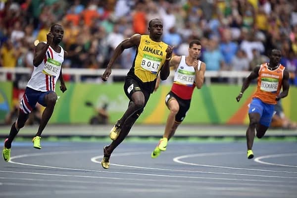 Ile biega Usain Bolt? Zaskakujące fakty o jego prędkości i rekordach Ile biega Usain Bolt? Zaskakujące fakty o jego prędkości i rekordach