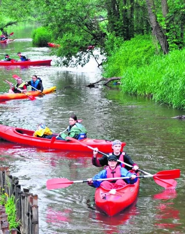 Niezapomniane spływy kajakowe w Łódzkim - najlepsze trasy i wypożyczalnie Niezapomniane spływy kajakowe w Łódzkim - najlepsze trasy i wypożyczalnie