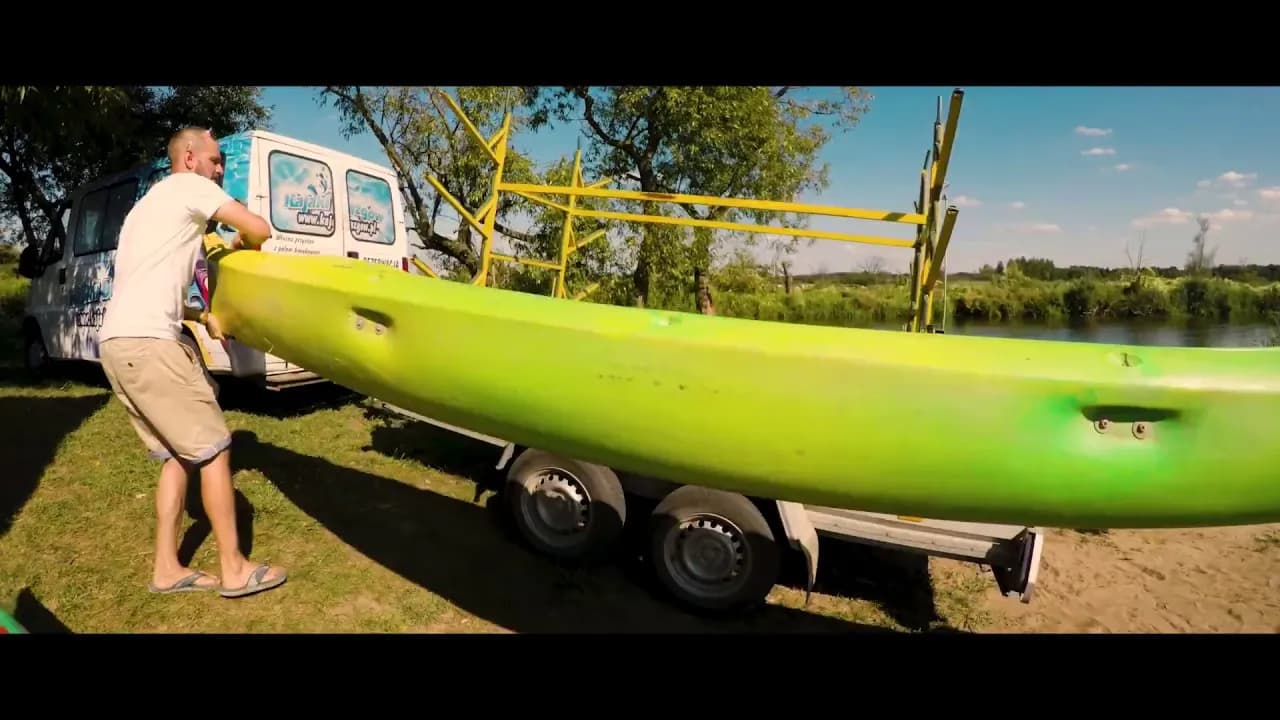 Spływy kajakowe pod lasem – odkryj piękno Małej Panwi i jej trasy Spływy kajakowe pod lasem – odkryj piękno Małej Panwi i jej trasy